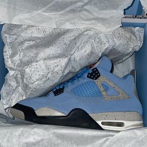 Air Jordan Retro 4 - USA 9, EU 42.5 University Blue/Black